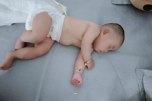 呼伦贝尔宝宝总是摇头怎么回事